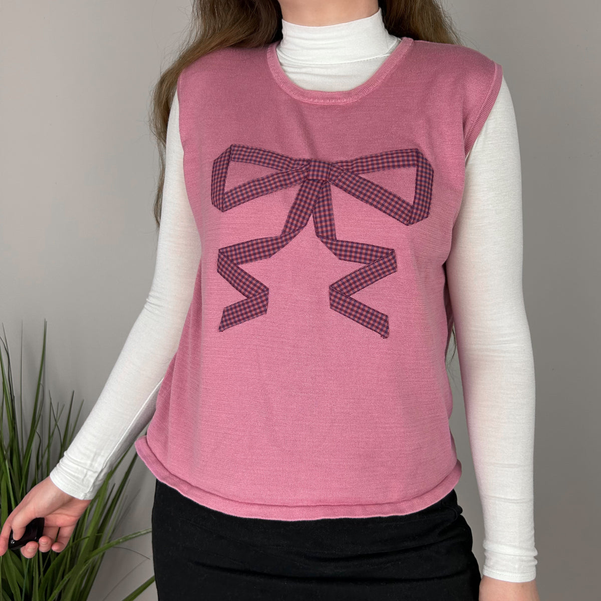 CHEQUERED PINK SWEATER VEST – Official ABBA Voyage Store