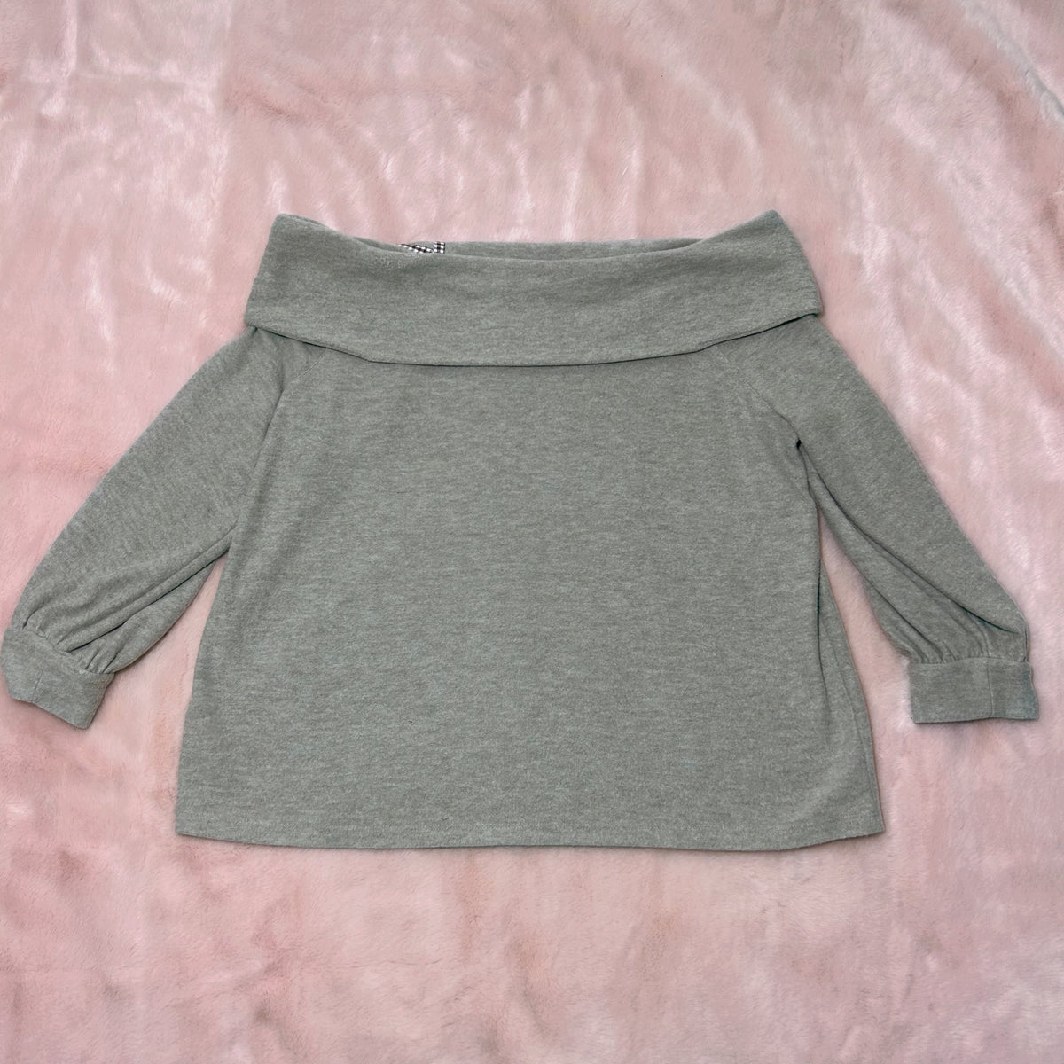 Sweater with bow on shoulder hot sale